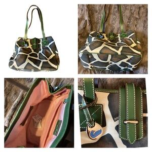 🚨Final Sale🚨 New Dooney & Bourke Deluxe Canvas/Leather Giraffe Print Bag Purse